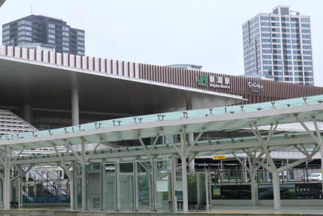 JR新潟駅の駅舎と南口広場